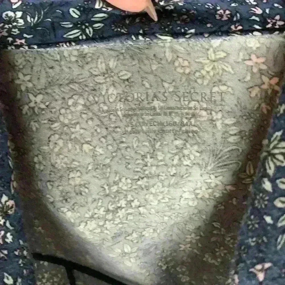 Victoria Secret Top size XS - Picture 3 of 3